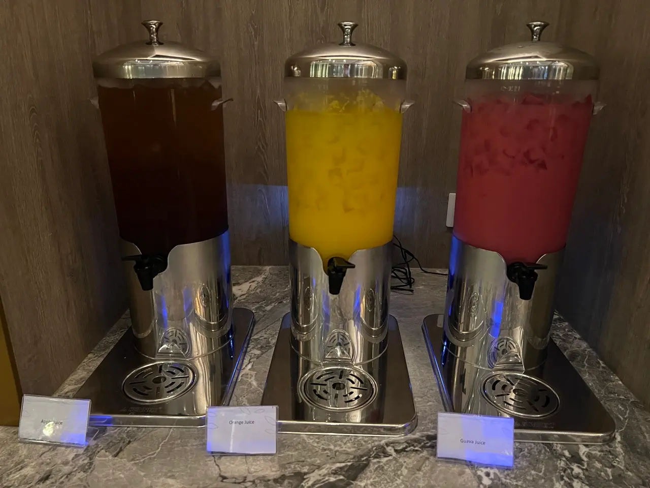 Saphire premium lounge juices