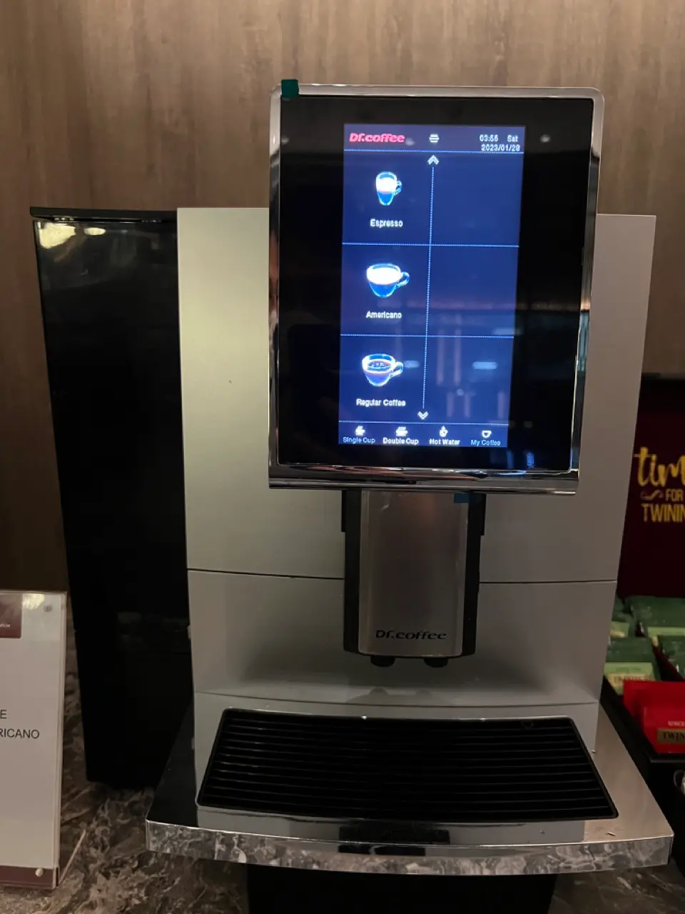 Saphire premium lounge coffee machine