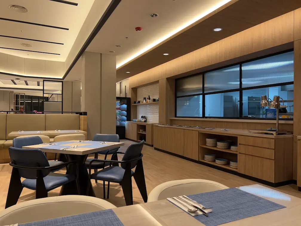 Fairfield by Marriott Jakarta Soekarno-Hatta Airport restaurant 2